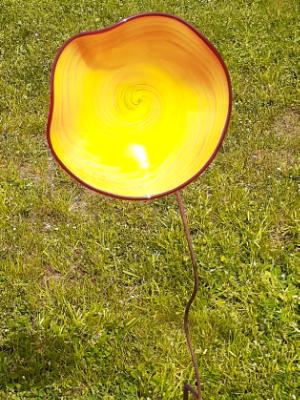 #05082505 Garden Flower 33'' HX9''WX8''D $90.00