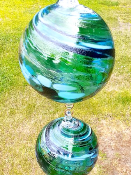 #07042509 Four Hanging Ball Sculpture Lg-6.75'' Med-6'' Sm-4.75'' Xsm-3.5'' 32'' Long $250.00