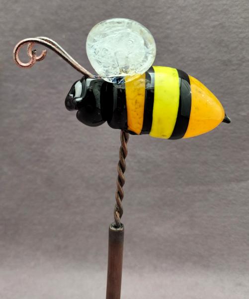 #03222412 bee on rod 8''Hx2.5''WX4.5''L $140