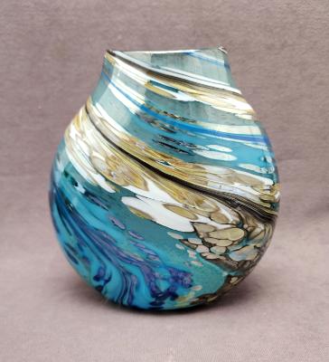 #05162330 pillow vase 8.5''Hx7.5''Wx4''D $225