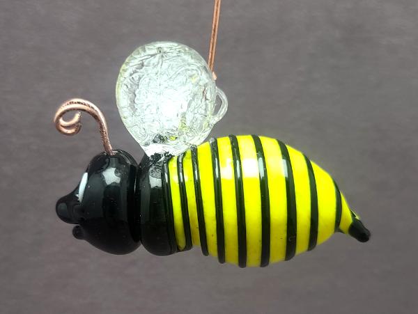 #04252211 bee hanging 3''Hx2.5''Wx4.5''L $125