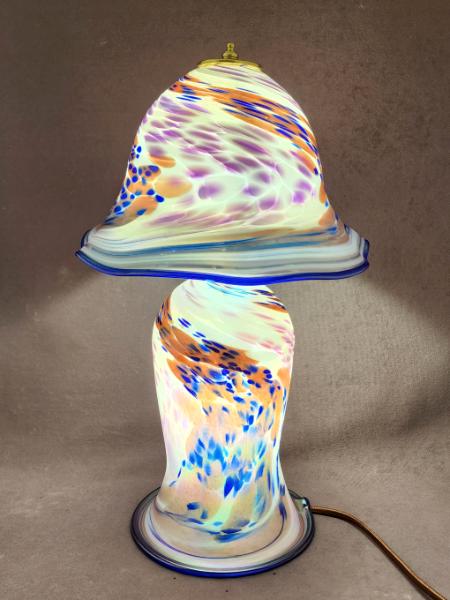 #06122302 table lamp 18''Hx11''W $700