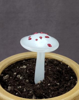 #07112251 mushroom 5''Hx3''W $65