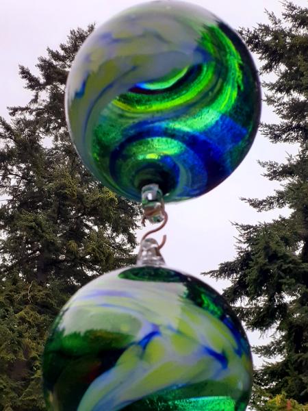 #10102502 Three ball hanging sculpture LG-5.75''  Med-4.75'' Sm-3.75''  Long-22'' $170.00
