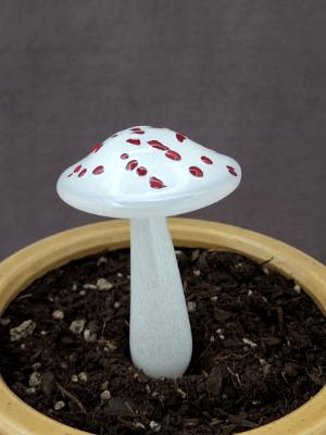 #07112249 mushroom 5''Hx3''W $65