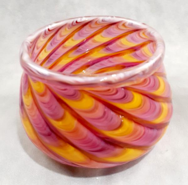 #11242509 Bowl  3.75''HX5.75W Feather Twist design $125.00