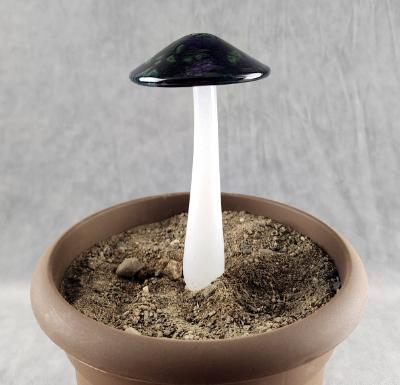 #04152413 mushroom with glass stake 7''Hx4''W $70