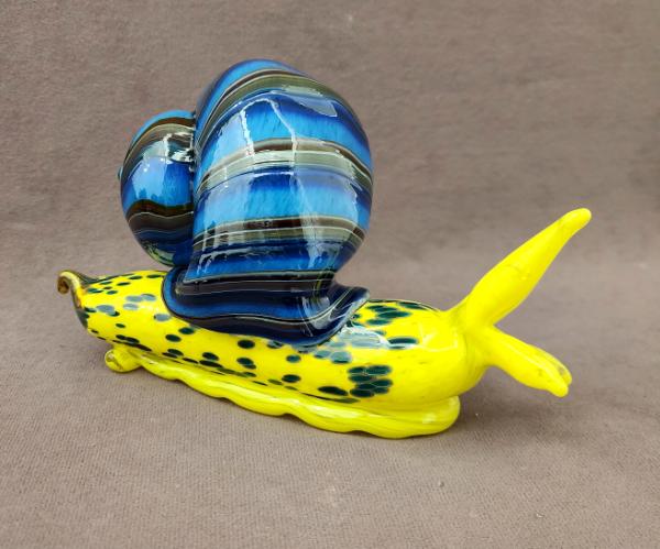 #07312312 snail 5''Hx4''Wx8''D $250