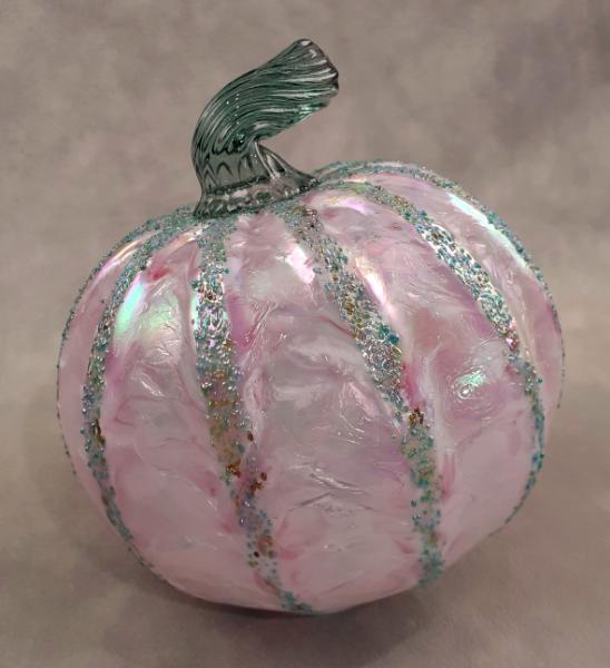 #09222533 Pumpkin Lg 5'' to 6'' Iridised $65.00