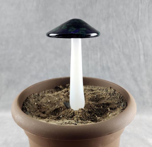 #04152453 mushroom with glass stake 7''Hx4''W $70