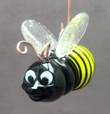 #04252211 bee hanging 3''Hx2.5''Wx4.5''L $125