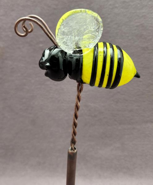 #03222407 bee on rod 8.5''Hx3''WX4.5''L $135
