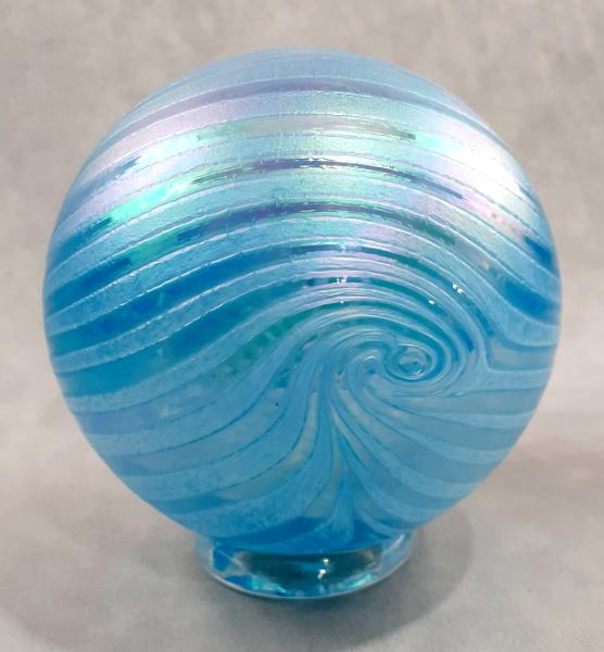 #01102625 Med Float pink heart on turquoise design iridised  5.25'' $80.00