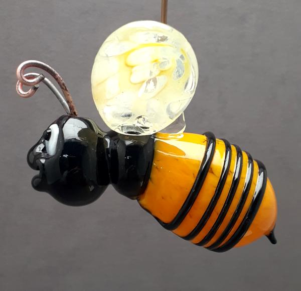 #04222204 Bee hanging 2.5''HX4.25''LX2.5''W $125.00