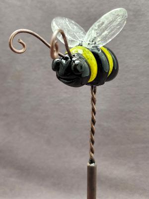 #03222413 bee on rod 8''Hx2.5''WX4.5''L $140