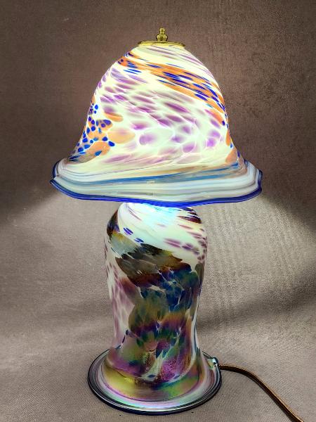 #06122302 table lamp 18''Hx11''W $700