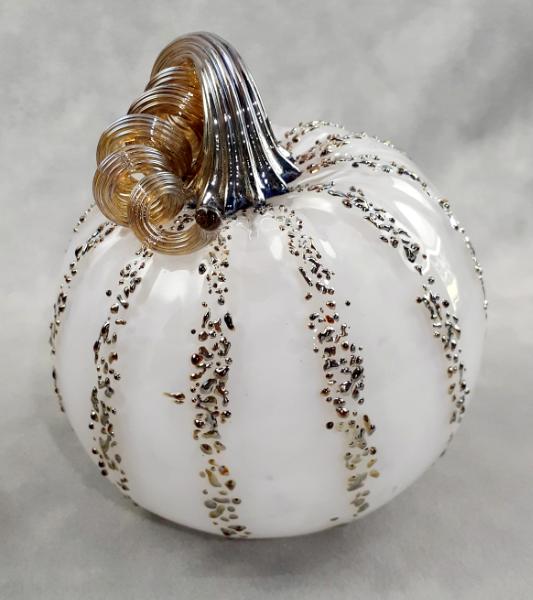 #09162533 Med Pumpkin 4'' to 5'' Silvered $55.00