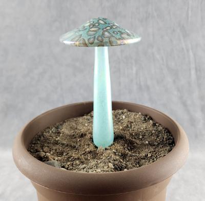 #04152423 mushroom with glass stake 7''Hx4''W $70