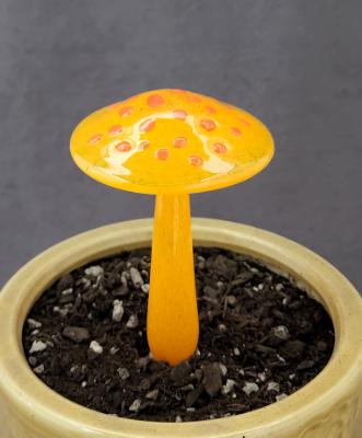#07112210 mushroom 6''Hx3''W $65