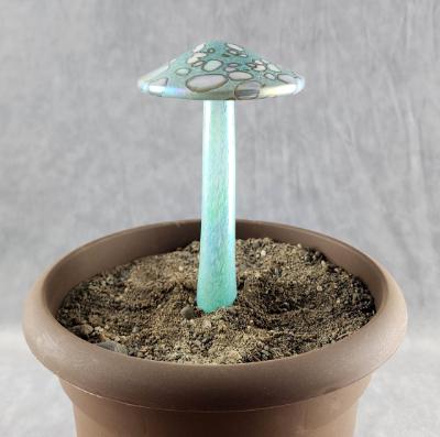 #04152424 mushroom with glass stake 7''Hx4''W $70