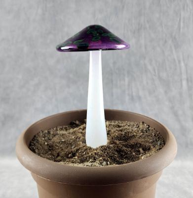 #04152452 mushroom with glass stake 7''Hx4''W $70