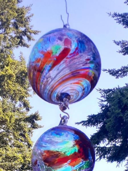 #08042519 three Hanging Ball Sculpture Iridised  Lg-6'' Med-4.75'' Sm-3.5''  21'' Long $180.00