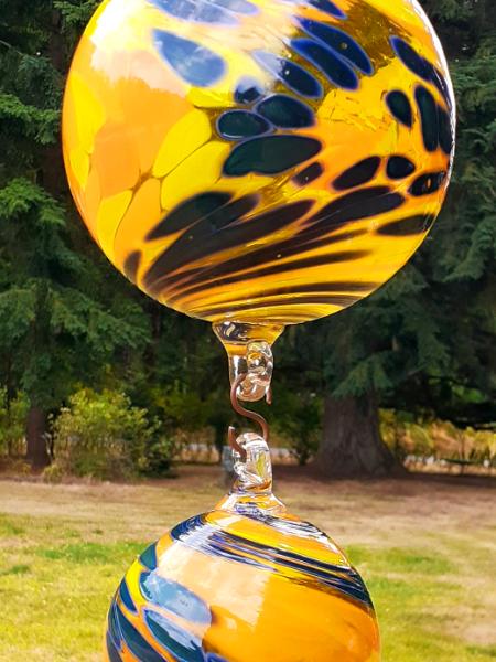 #07302515 Three Hanging Ball Sculpture Lg-6.5'' Med-4.5'' Sm-3.5'' Long-23'' $180.00