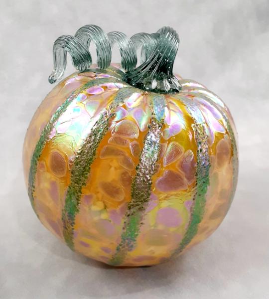 #09222532 Pumpkin Lg 5'' to 6'' Iridised $65.00
