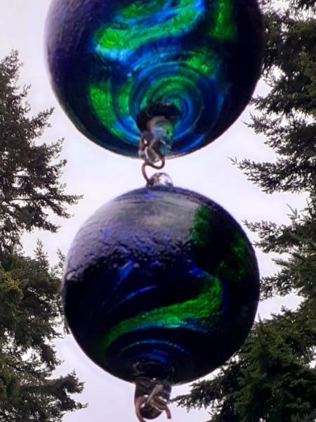 #10102506 Three ball hanging sculpture LG-5.75''  Med-4.5'' Sm-3.25''  Long-22'' $170.00
