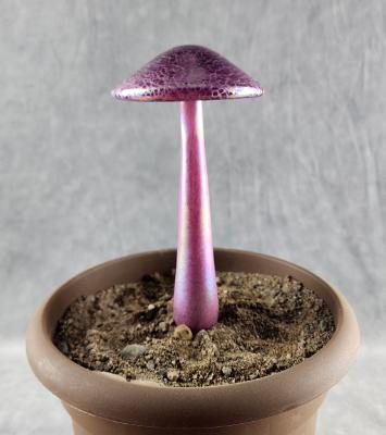 #04152437 mushroom with glass stake 7''Hx4''W $70