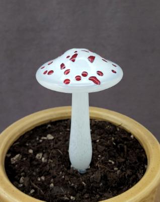 #07112246 mushroom 5''Hx3''W $65
