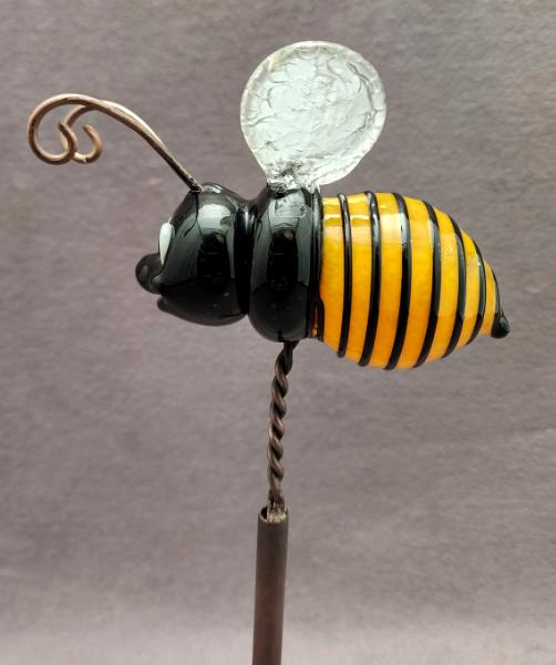#03222404 bee on rod 8.5''Hx2.5''WX5''L $135