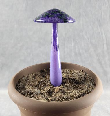 #04152436 mushroom with glass stake 7''Hx4''W $70