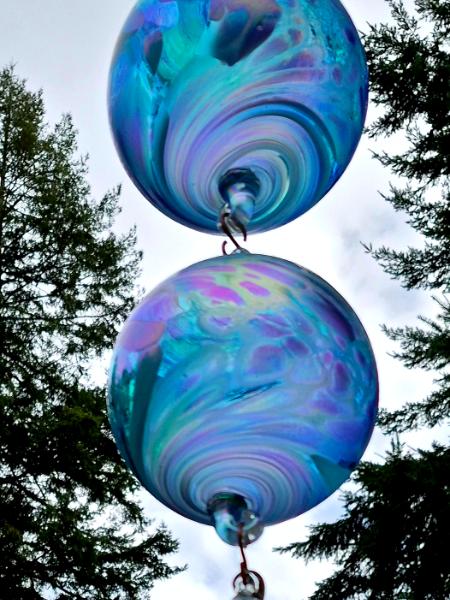 #02152602 Three Hanging Ball Sculpture LG-6.25'' Med-5.5'' Sm-4.5'' 23'' long Iridised $180.00