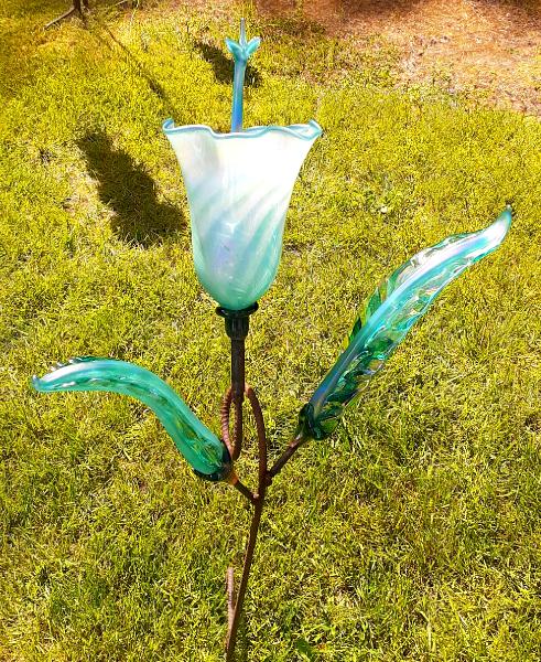 #05082502 Garden Flower 3' HX22''WX13''D $350.00