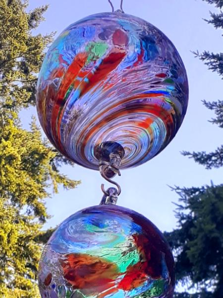 #08042519 three Hanging Ball Sculpture Iridised  Lg-6'' Med-4.75'' Sm-3.5''  21'' Long $180.00