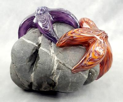 #09162510 Two Starfish on rock Purple & Orange 5.5''HX5''WX6''D $260.00
