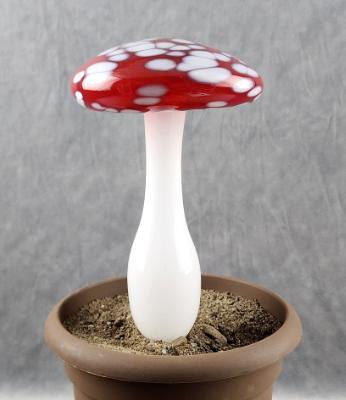 #04112413 LG mushroom with glass stake 10''Hx 6''W $80