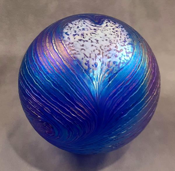 #01102616 Med Float white on blue heart design   5.75'' $80.00